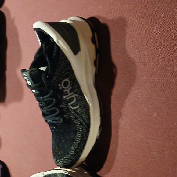 Ryka tennis shoes NWT size 6 - Picture 1 of 5